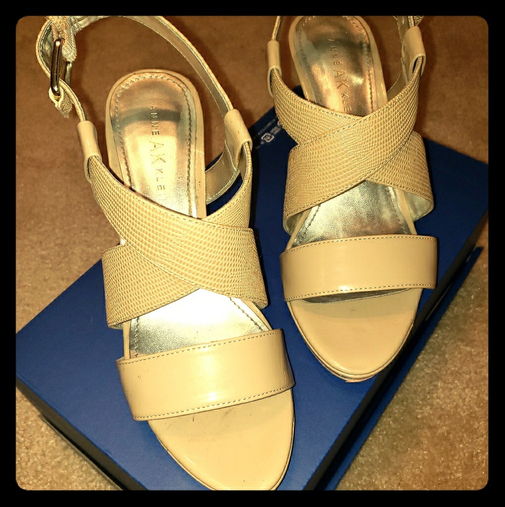 3/$20 Nude Anne Klein Sandals 7.5